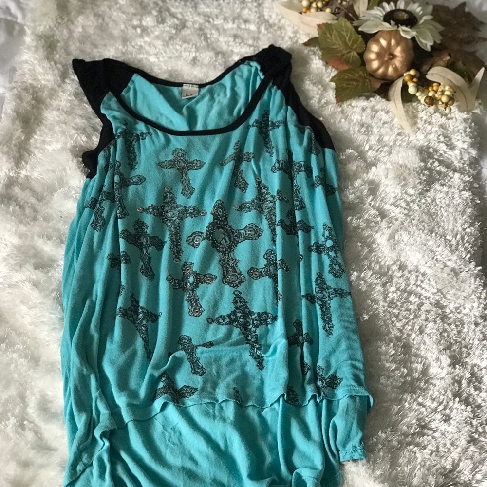 L.A. TEEZ. Tunic